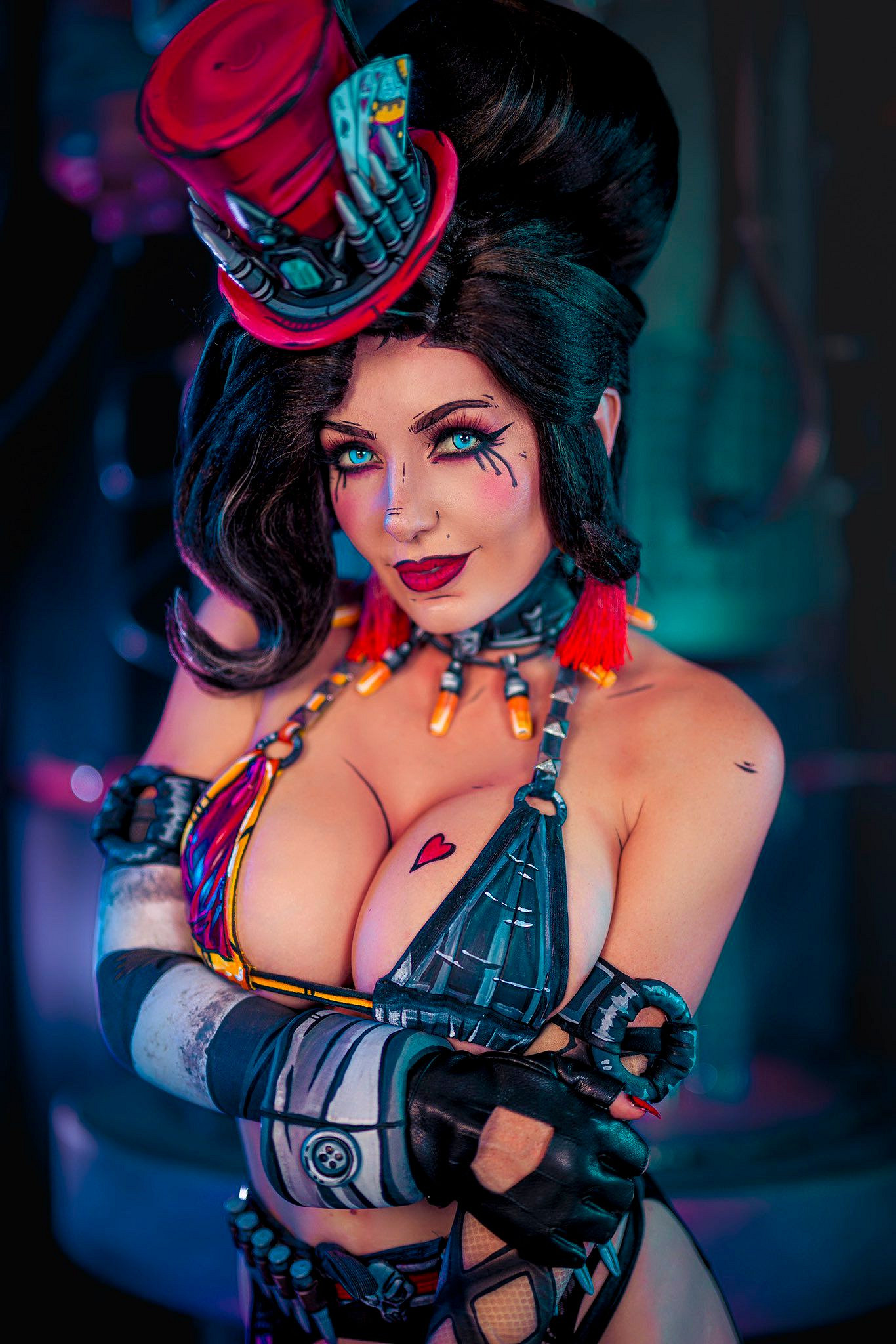 《沉默之丘2》性轉三角頭COS:突次元壁帶來視覺衝擊 《沉默之丘2》性轉三角頭COS:突次元壁帶來視覺衝擊