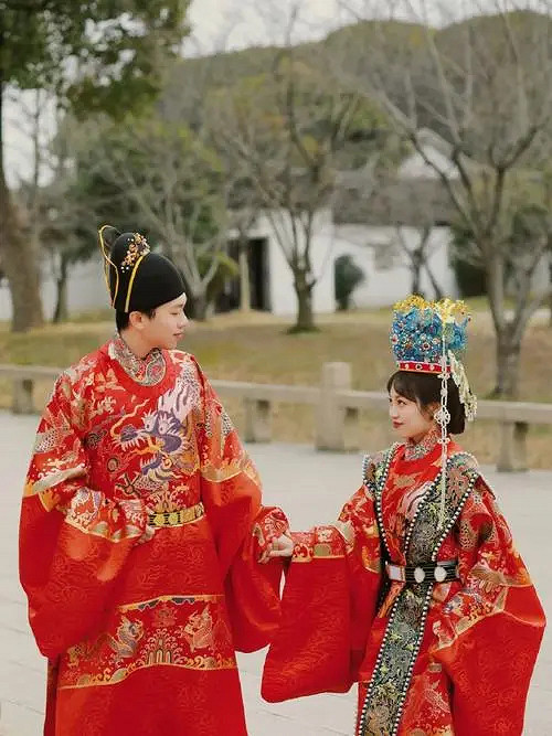 歷時2190天設計的頂奢婚服免費送,逆水寒一出手就給友商上壓力了? 歷時2190天設計的頂奢婚服免費送,逆水寒一出手就給友商上壓力了?