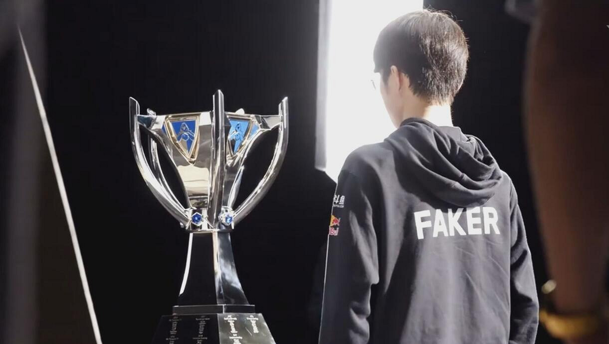 《英雄聯盟》faker年薪折合人民幣價格