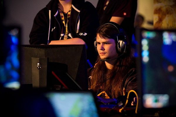 《英雄聯盟》fnc奪冠成員有哪些人