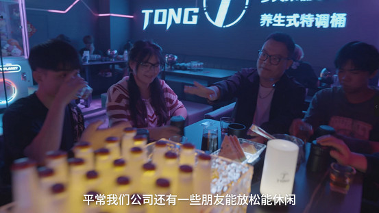 白天遊戲策劃,晚上酒吧老闆:年入千萬,20歲小夥有賺錢掛! 白天遊戲策劃,晚上酒吧老闆:年入千萬,20歲小夥有賺錢掛!