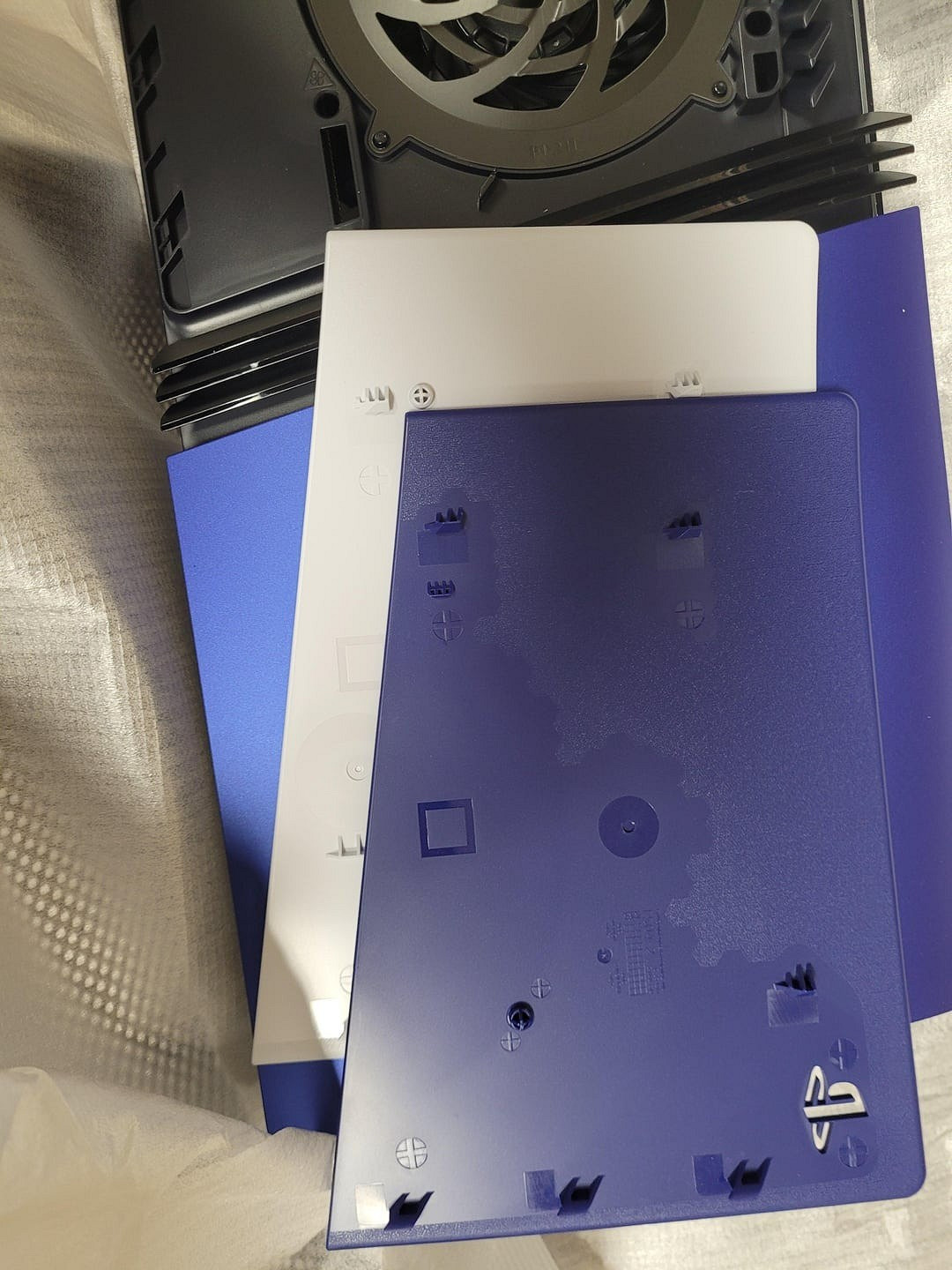 據報導索尼PS5 Slim主機蓋與PS5 Pro不相容 據報導索尼PS5 Slim主機蓋與PS5 Pro不相容