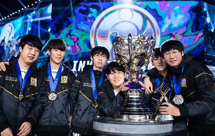 《英雄聯盟》lpl全球總決賽冠軍盤點 《英雄聯盟》lpl全球總決賽冠軍盤點