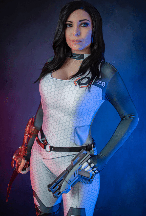 國外小姐姐COS《戰慄時空》等遊戲角色 妝造十分還原！