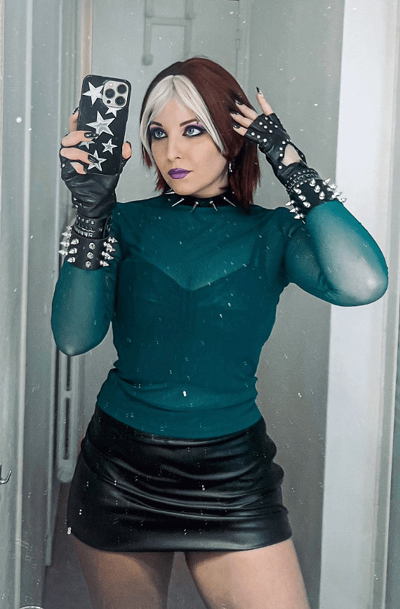 國外小姐姐COS《戰慄時空》等遊戲角色 妝造十分還原！