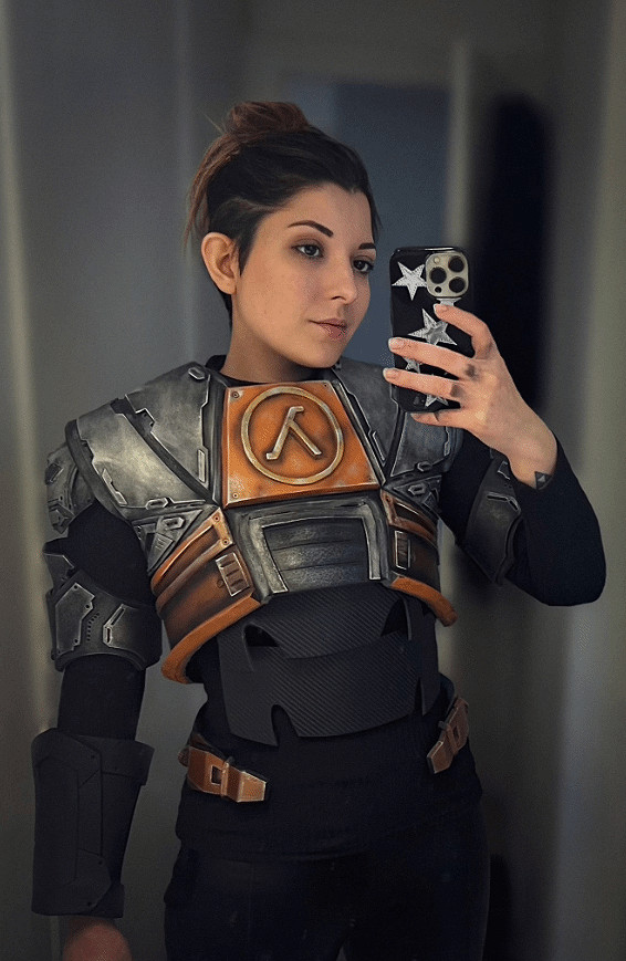 國外小姐姐COS《戰慄時空》等遊戲角色 妝造十分還原！