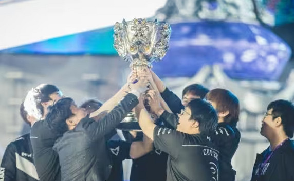 《英雄聯盟》s賽冠軍戰隊盤點