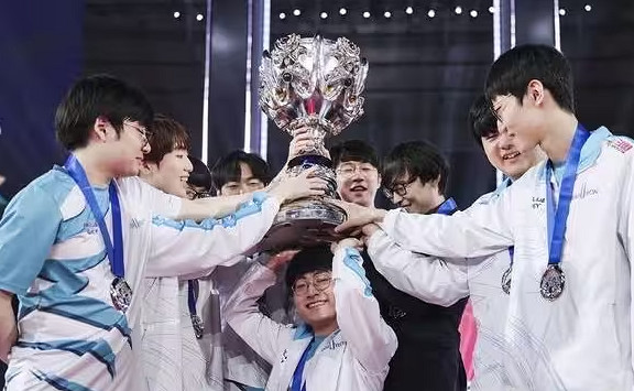 《英雄聯盟》s賽冠軍戰隊盤點