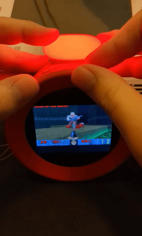 任天堂鬧鍾驚現新技能!逆向工程師用其運行《Doom》 任天堂鬧鍾驚現新技能!逆向工程師用其運行《Doom》