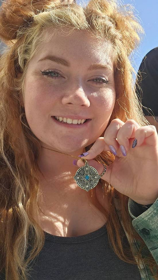 玩家被《上古卷軸V:無界天際》遊戲中代表愛情的護符求婚 玩家被《上古卷軸V:無界天際》遊戲中代表愛情的護符求婚