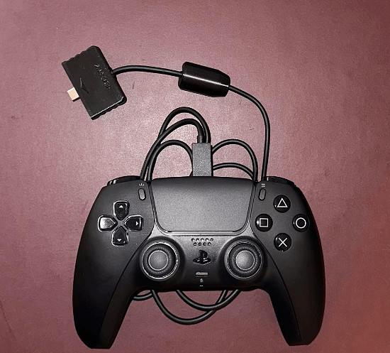 經典再現:套著PS2外皮的PS5,僅缺一個藍色底座! 經典再現:套著PS2外皮的PS5,僅缺一個藍色底座!