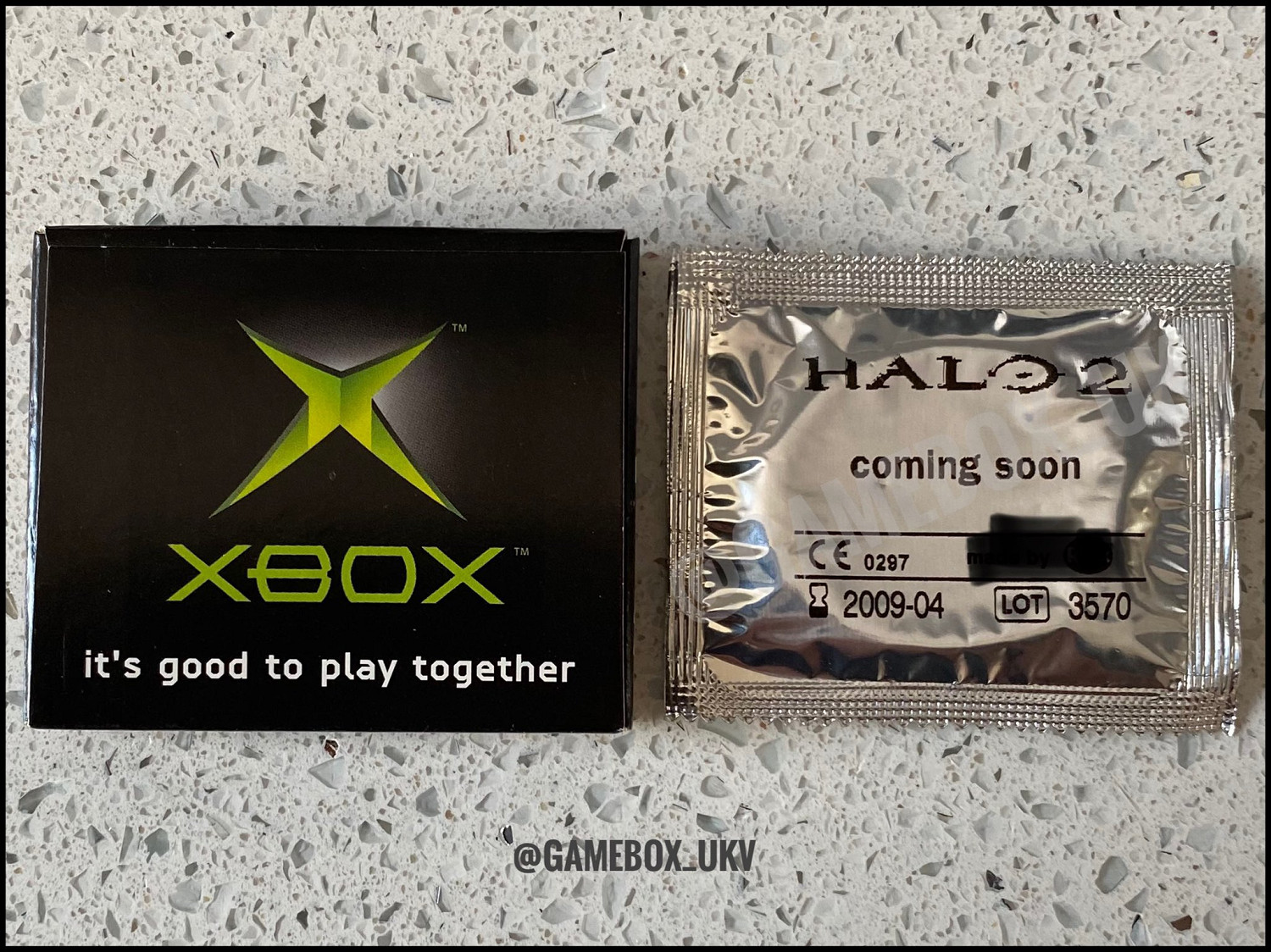 Xbox死忠粉曬出17年前《最後一戰2》官方安全套 Xbox死忠粉曬出17年前《最後一戰2》官方安全套