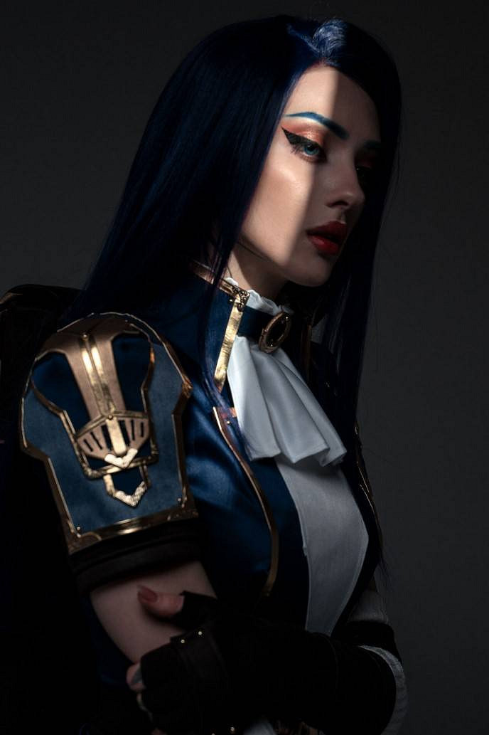 毛妹COS《奧術》凱瑟琳 長腿女槍手英姿颯爽！