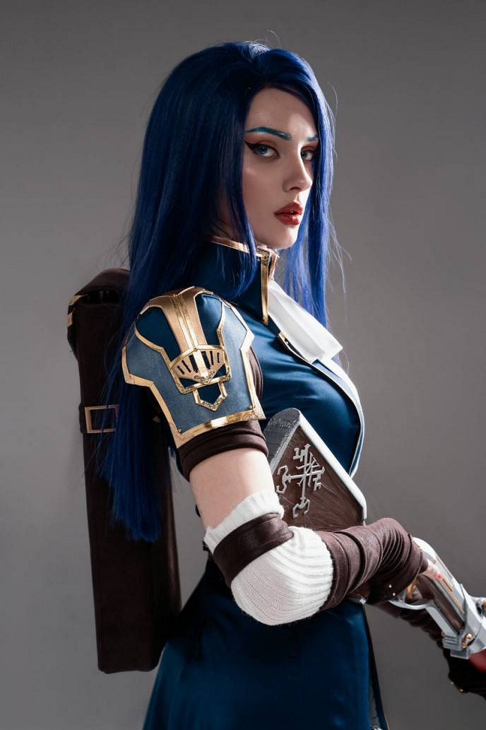 毛妹COS《奧術》凱瑟琳 長腿女槍手英姿颯爽！