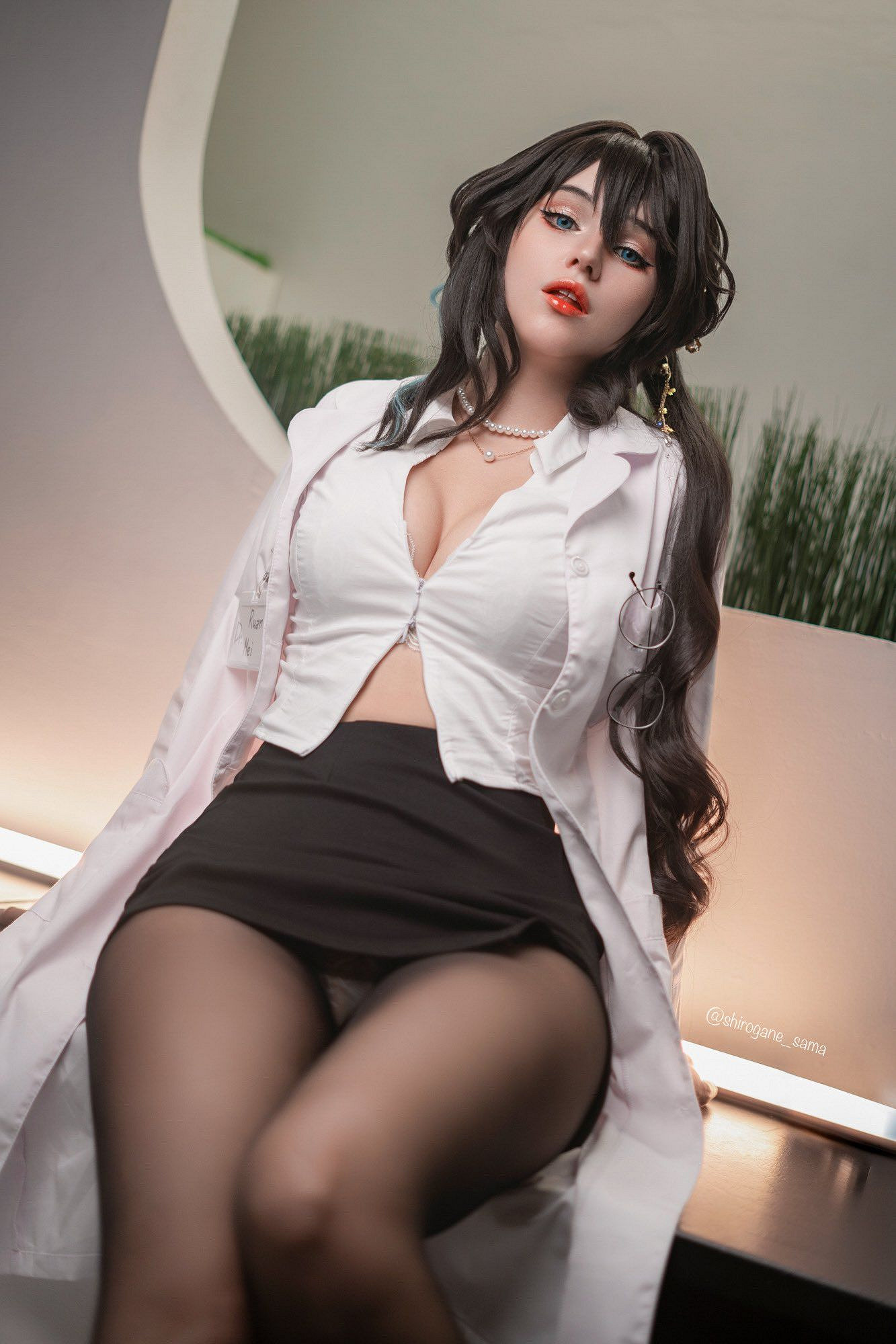 毛妹COS《崩壞：星穹鐵道》阮梅 襯衫紐扣繃不住了！