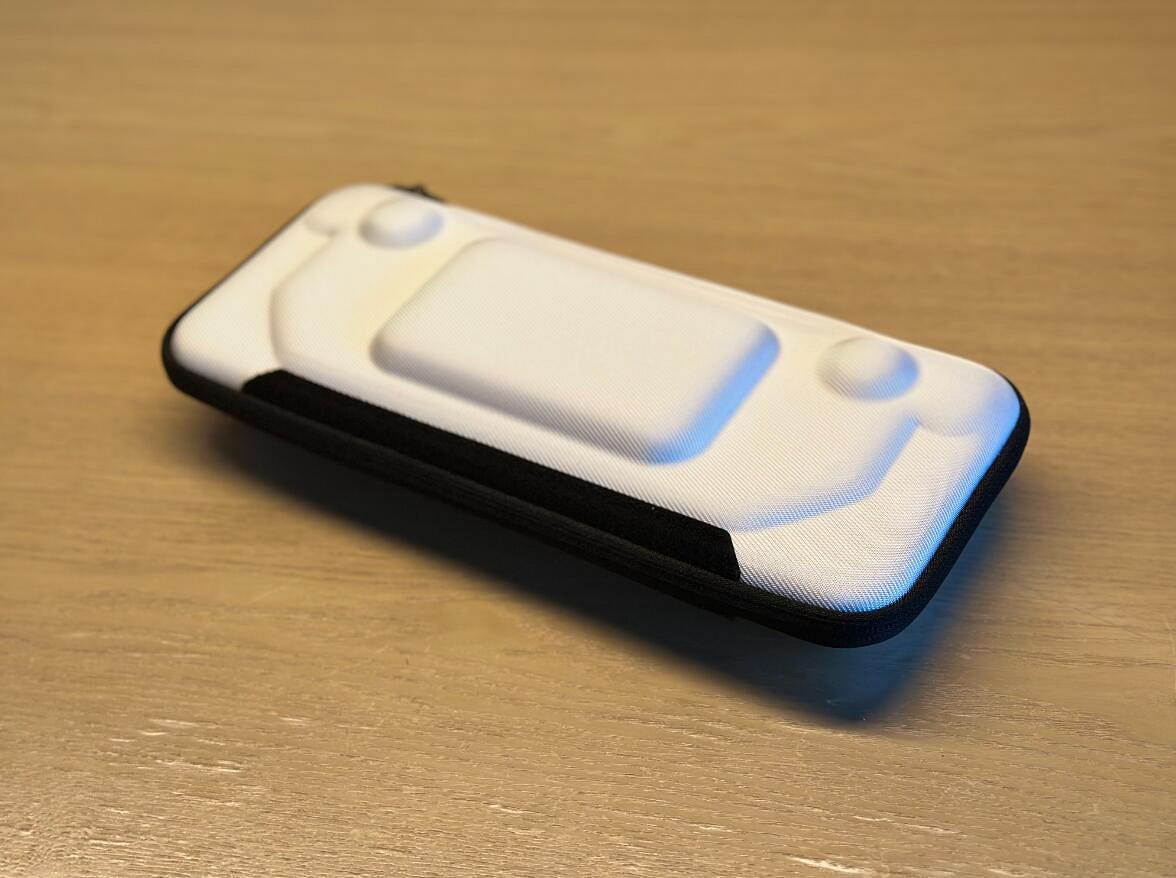 賣完就絕版!Steam Deck OLED白色限量版收納包公開 賣完就絕版!Steam Deck OLED白色限量版收納包公開