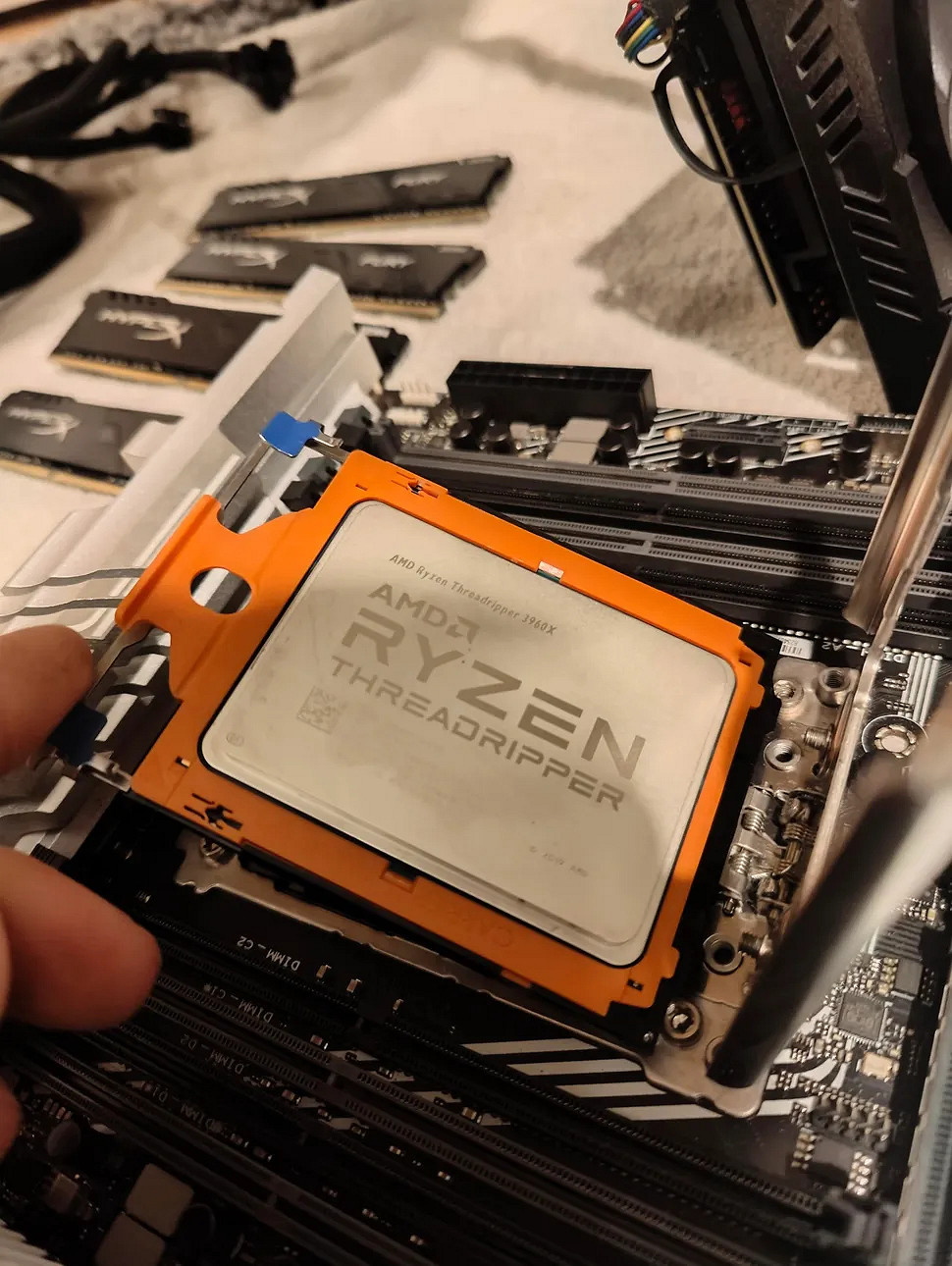 還有這好事？網友在垃圾桶撿到RTX 2080Ti遊戲電腦