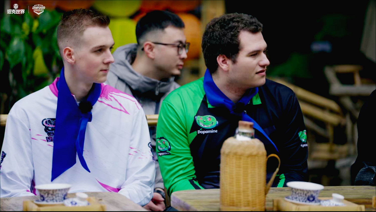 是電競更是生活 WCI首日:解說品嚐折耳根,小哥獲全員簽名