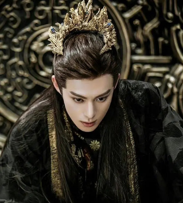 《永夜星河》後,反派型男主又火了,五千萬網友集體COS曬圖! 《永夜星河》後,反派型男主又火了,五千萬網友集體COS曬圖!