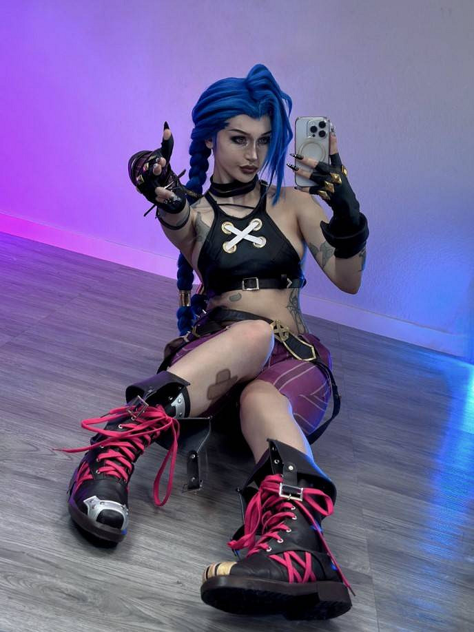 德國小姐姐COS《奧術》金克斯 纖腰長腿超還原！