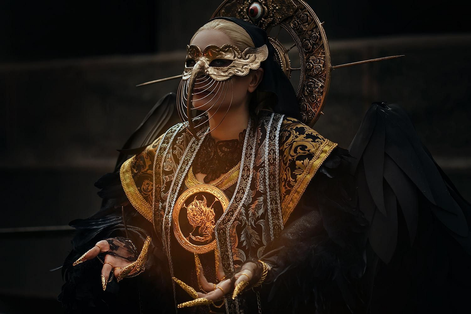 俄羅斯小姐姐COS《生化8》母神米蘭達 妝造超還原! 俄羅斯小姐姐COS《生化8》母神米蘭達 妝造超還原!