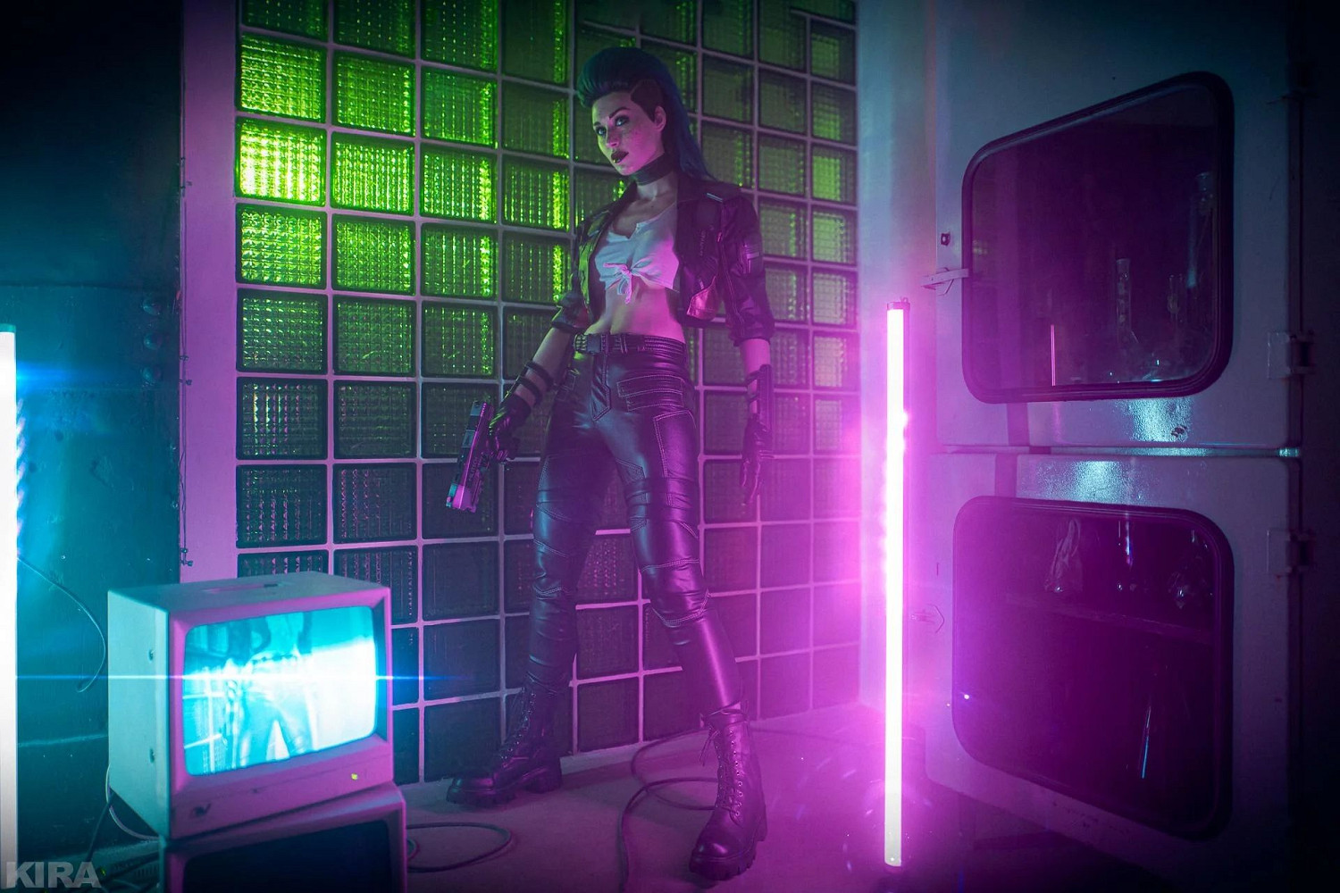 國外美女COS《電馭叛客2077》羅格 帥的令人眼前一亮