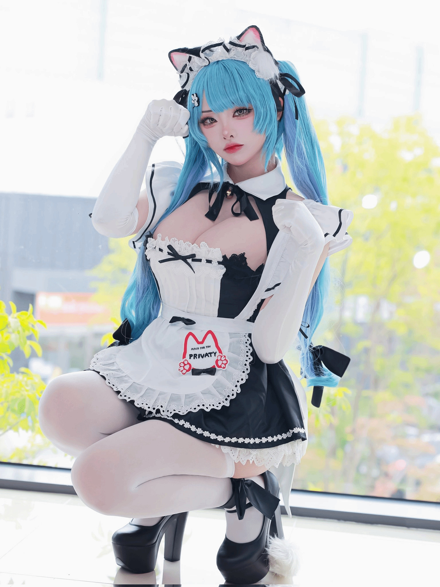 韓妹COS《妮姬》《崩壞》等角色 美豔動人秀色可餐！