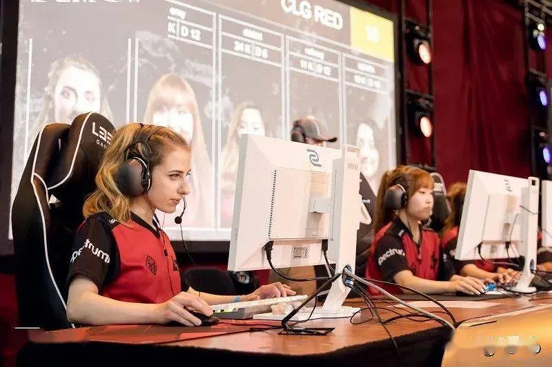 《CSGO》暴躁老阿姨暴躁少女cp介紹 《CSGO》暴躁老阿姨暴躁少女cp介紹