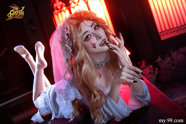 確實“有料”！《魔域》血族女郎攜全新專精技能熱辣回歸