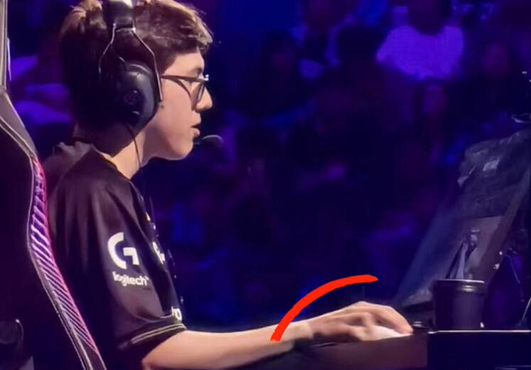 《特戰英豪》Wo0t抓鼠姿勢 《特戰英豪》Wo0t抓鼠姿勢