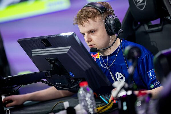 《特戰英豪》KC戰隊選手準星程式碼分享 《特戰英豪》KC戰隊選手準星程式碼分享