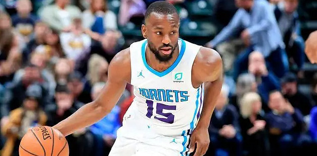 NBA夏洛特黃蜂隊送給一個小球迷PS5然後收回 引起眾怒 NBA夏洛特黃蜂隊送給一個小球迷PS5然後收回 引起眾怒