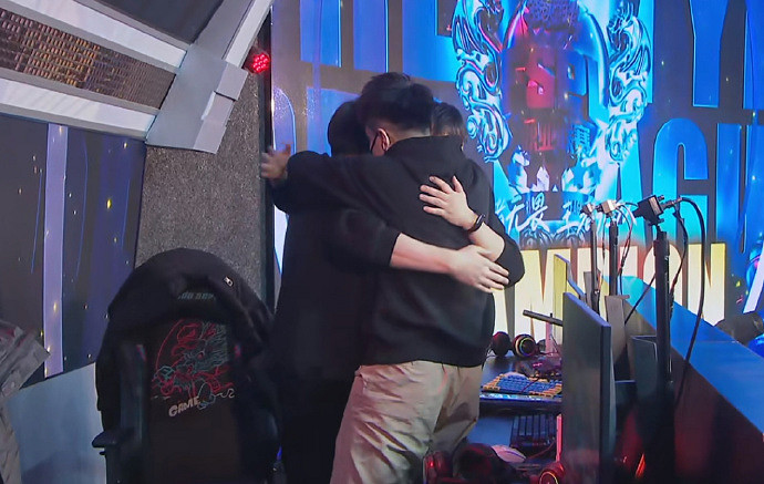 UNKNOWN戰隊無懸念奪冠 《街頭籃球》FSPL總決賽圓滿落幕