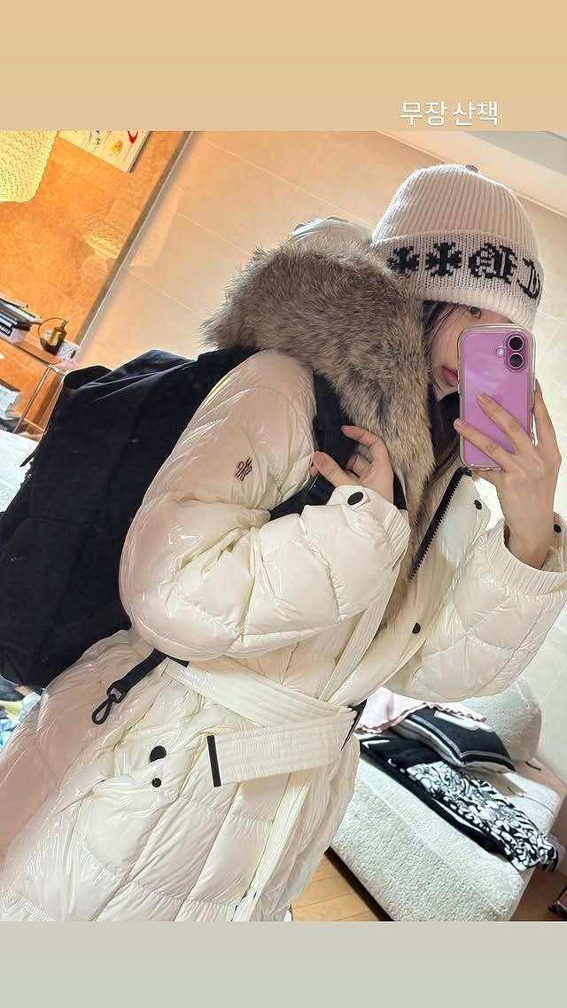 《劍星》女主體模申在恩聖誕節新照 深不可測的事業線