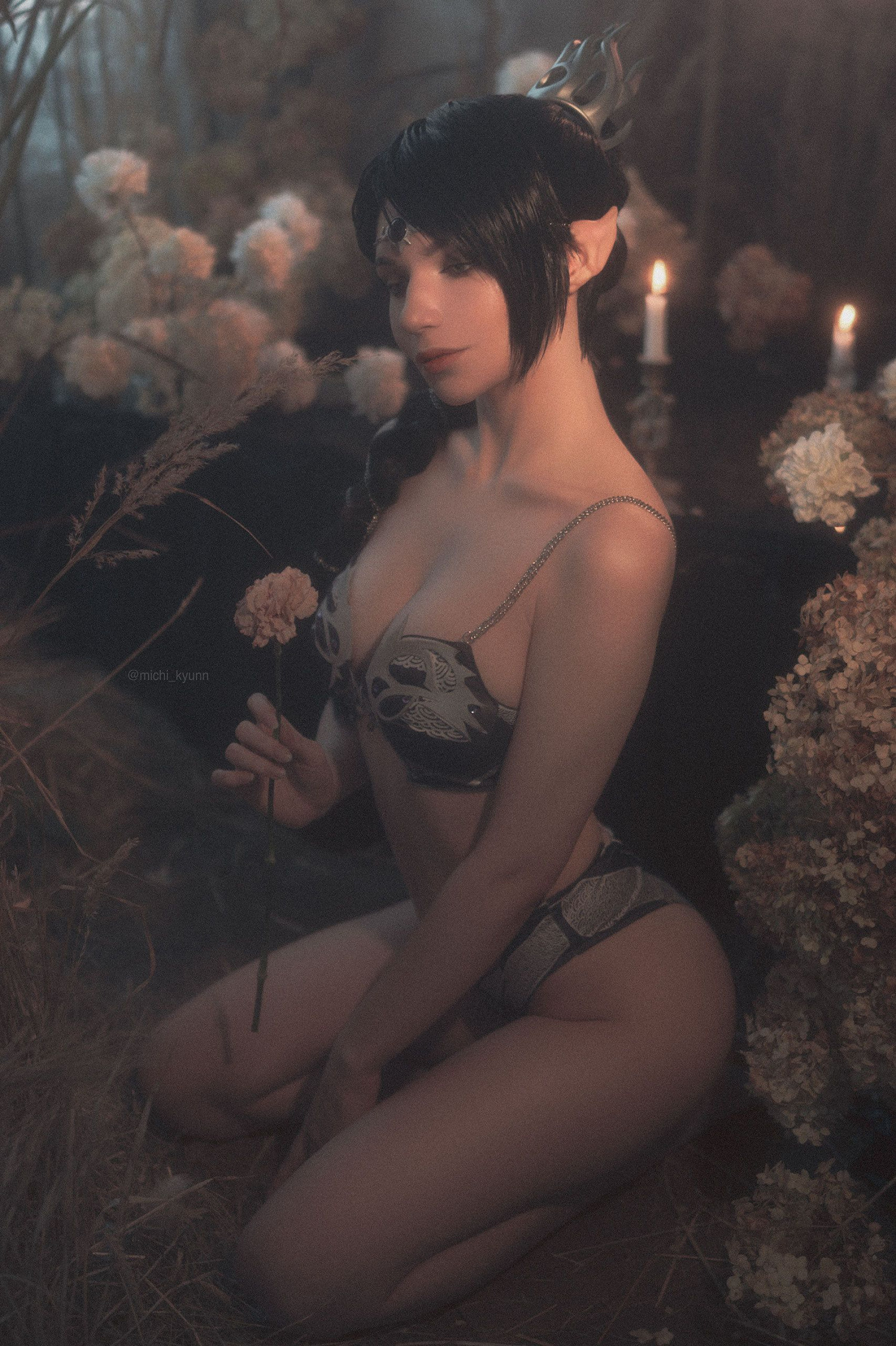 俄羅斯辣妹COS《柏德之門3》影心 性感身材妖嬈嫵媚