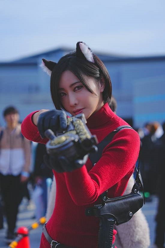 國外辣妹COS《惡靈古堡》王阿姨 貓耳造型有點可愛！