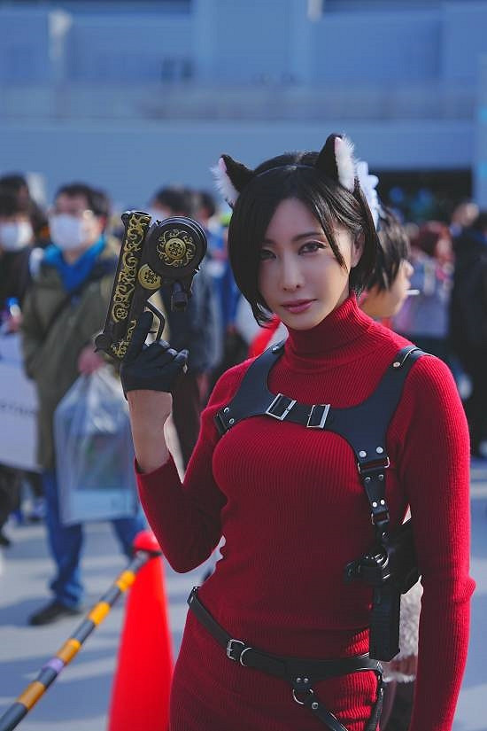 國外辣妹COS《惡靈古堡》王阿姨 貓耳造型有點可愛！