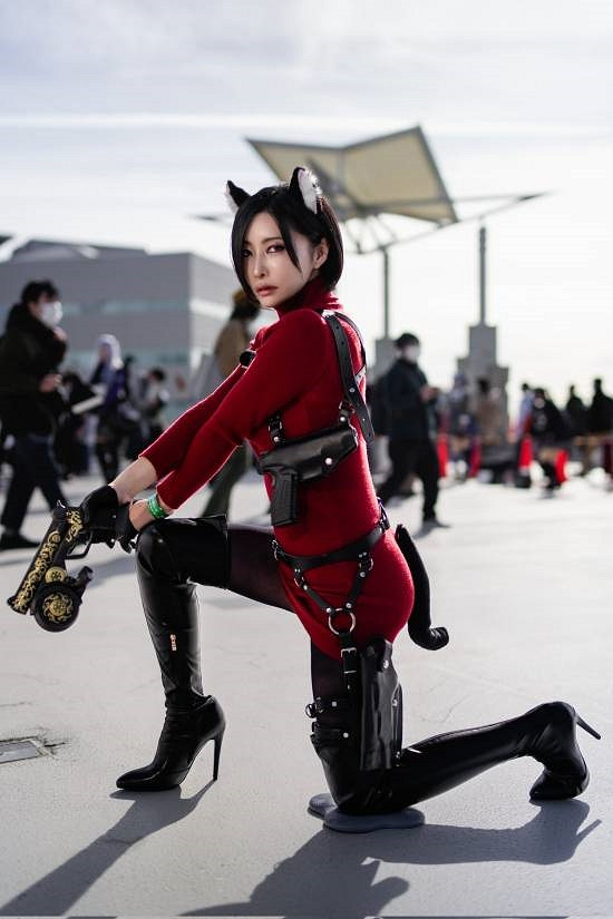 國外辣妹COS《惡靈古堡》王阿姨 貓耳造型有點可愛！