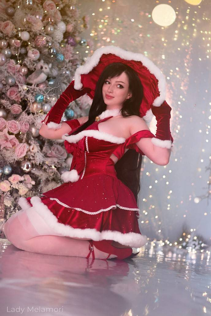 俄羅斯小姐姐COS《FF》聖誕版蒂法 火紅色的性感尤物