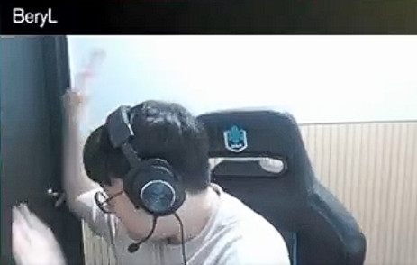 BeryL玩《原神》抽卡抽到崩潰！不歪池子比拿世界冠軍都難