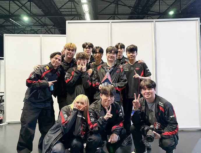 Faker疑似戀愛!知名漂亮女粉絲多次出現在其Vlog裡 Faker疑似戀愛!知名漂亮女粉絲多次出現在其Vlog裡