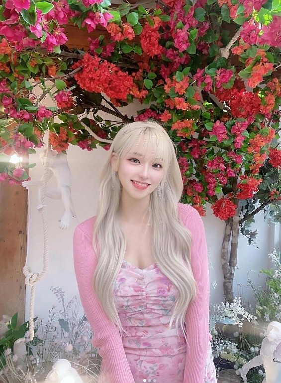 Faker疑似戀愛!知名漂亮女粉絲多次出現在其Vlog裡 Faker疑似戀愛!知名漂亮女粉絲多次出現在其Vlog裡