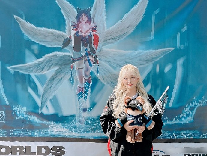 Faker疑似戀愛!知名漂亮女粉絲多次出現在其Vlog裡 Faker疑似戀愛!知名漂亮女粉絲多次出現在其Vlog裡