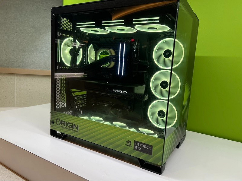 一大批RTX 5090來襲! NVIDIA 公版和AIC非公版顯卡圖賞 一大批RTX 5090來襲! NVIDIA 公版和AIC非公版顯卡圖賞