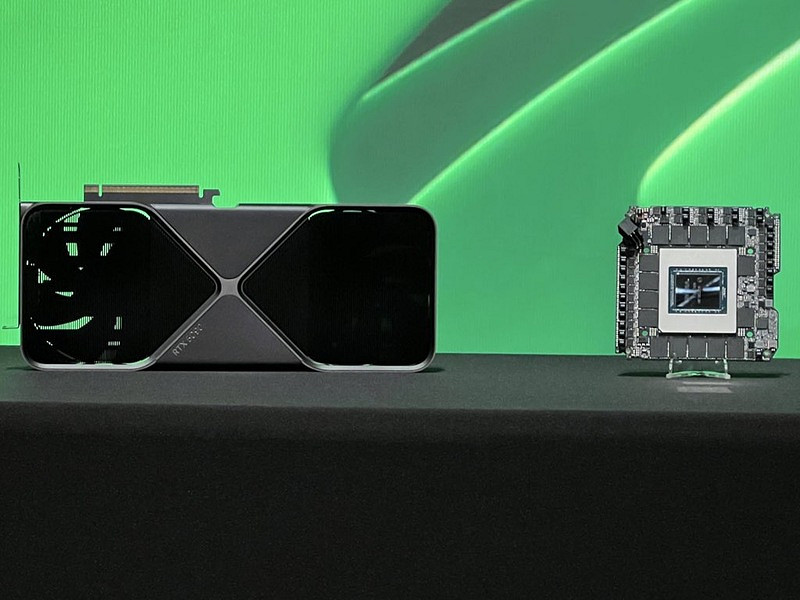 一大批RTX 5090來襲! NVIDIA 公版和AIC非公版顯卡圖賞 一大批RTX 5090來襲! NVIDIA 公版和AIC非公版顯卡圖賞
