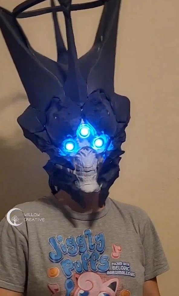 國外玩家自製《命運2》巫妖女王頭盔:還原度高達99% 國外玩家自製《命運2》巫妖女王頭盔:還原度高達99%