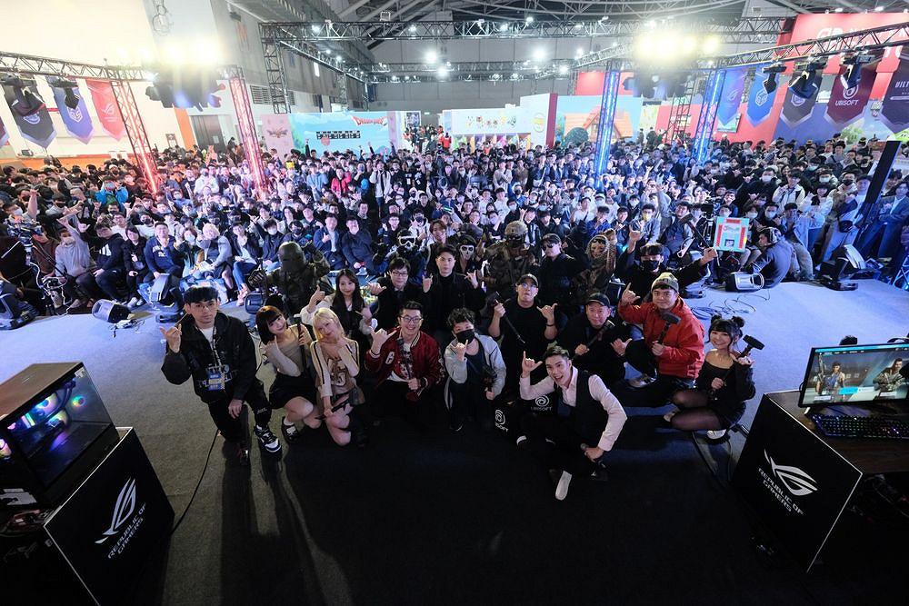 《虹彩六號》感恩慶典 鳥屎與GodJJ領銜帶來精彩表演賽 《虹彩六號》感恩慶典 鳥屎與GodJJ領銜帶來精彩表演賽