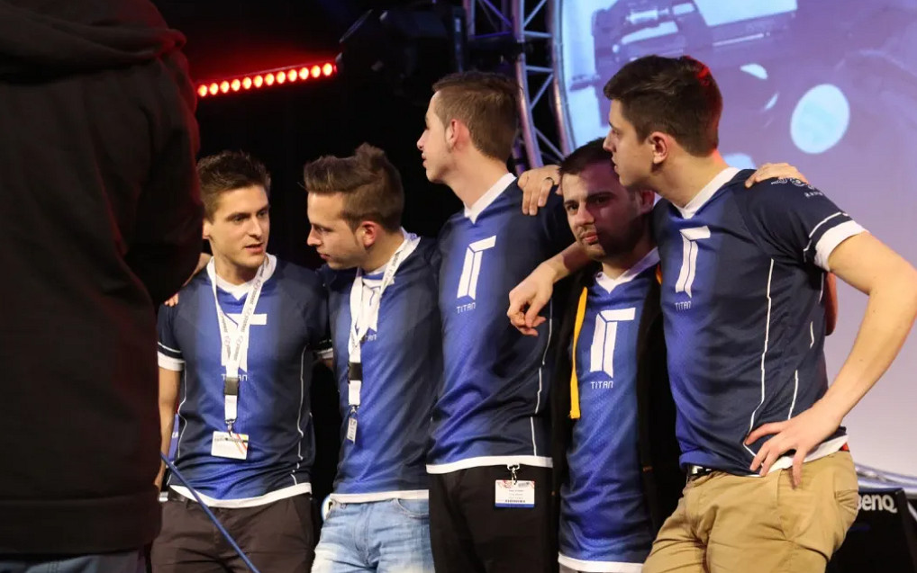 《CS2》14泰坦貼紙初始價格介紹 《CS2》14泰坦貼紙初始價格介紹