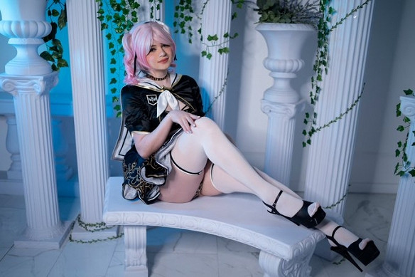 LOL女裝大佬Sneaky疑似“下海” 在成人網站賣擦邊照 LOL女裝大佬Sneaky疑似“下海” 在成人網站賣擦邊照