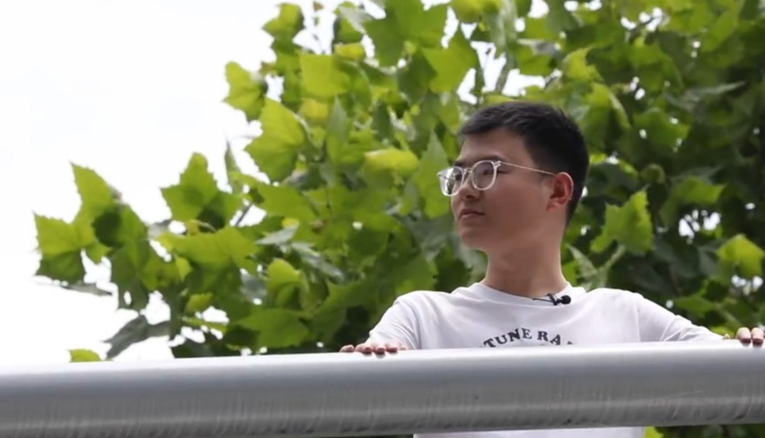 《植物大戰殭屍雜交版》作者初中畢業 做遊戲改變他人生